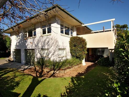 8 Onslow Place, Merrilands