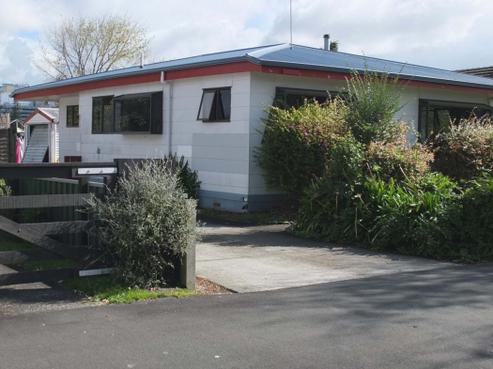 7 Montgomery Crescent, Bader