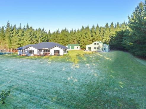 2021 South Eyre Road, West Eyreton