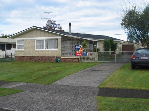 23 Crisp Avenue, Pukekohe