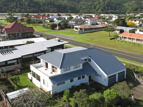 100 Mako Road, Whangamata