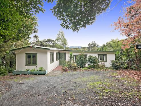 11 Arapito Road, Titirangi