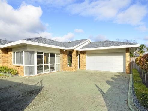 16 Suncrest Drive, West Harbour