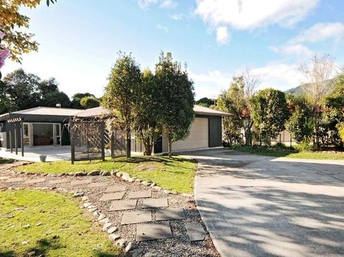 17 Kohekohe Road, Waikanae