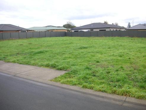 6 Keryn Place, Frimley