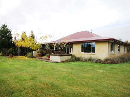 570 Johns Road, Fernside
