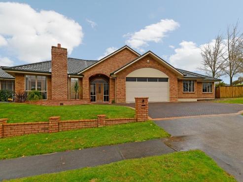 2 Friesian Place, Grandview Heights
