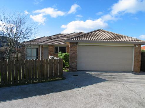 8 Les Marston Place, Pukekohe