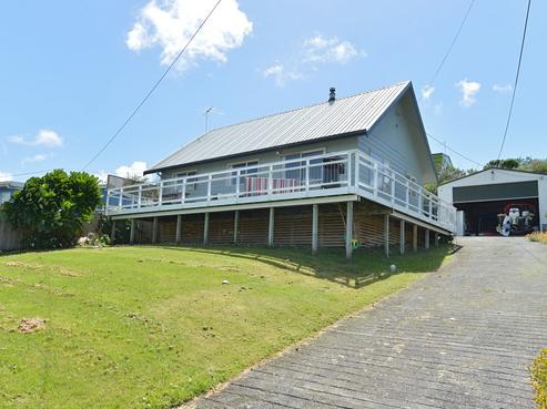 32 The Strand, Whakapirau