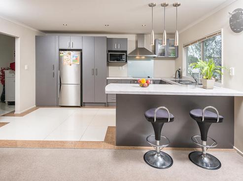 6D Lambrown Drive, Totara Vale