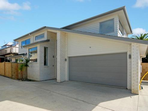 836 East Coast Road, Oteha