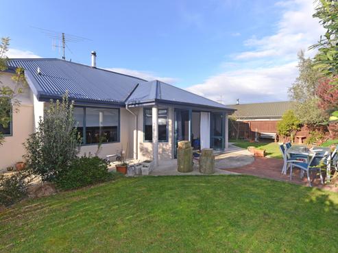 76 Starveall Street, Brightwater
