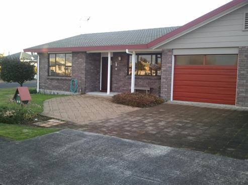 1/1 Cherry Tree Close, Te Awamutu