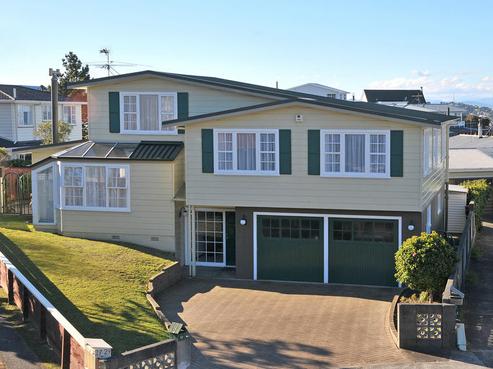 28 Maple Grove, Kingston