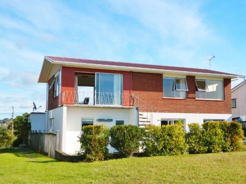 22 Shakespear Road, Army Bay