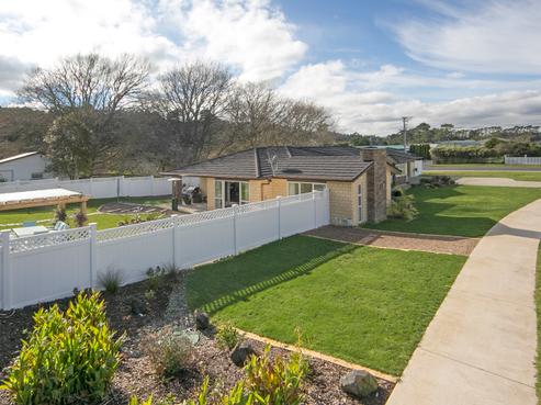 2 Crabb Fields Lane, Riverhead