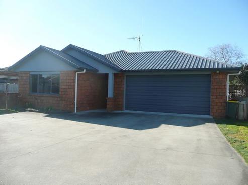 10 Christy Brown Place, Leamington