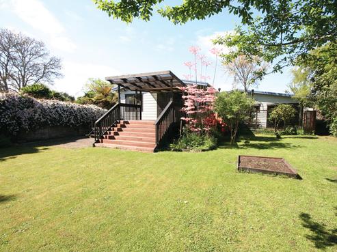 391 Sunset Road, Sunnybrook