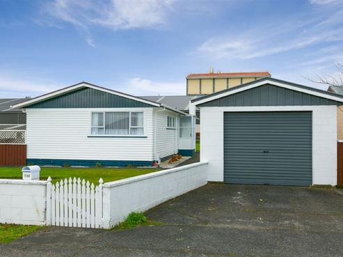 15B Kahikatea Street, Inglewood