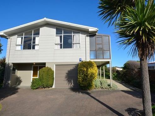 8 Eruini Street, Waikanae Beach