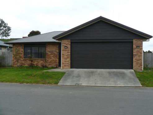 2 Limerick Lane, Huntington