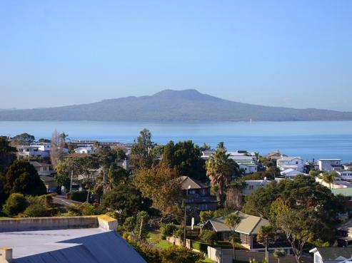 2/1A Castor Bay Road, Castor Bay