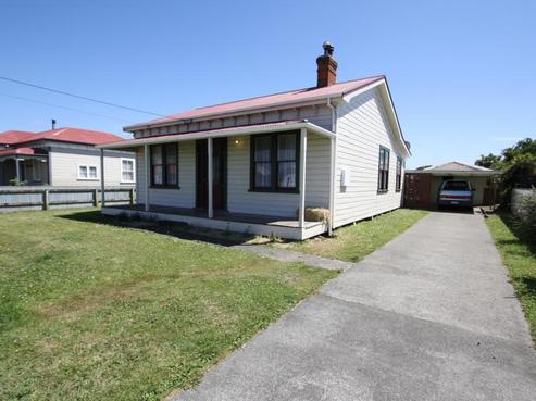 32 Russell Street, Marton