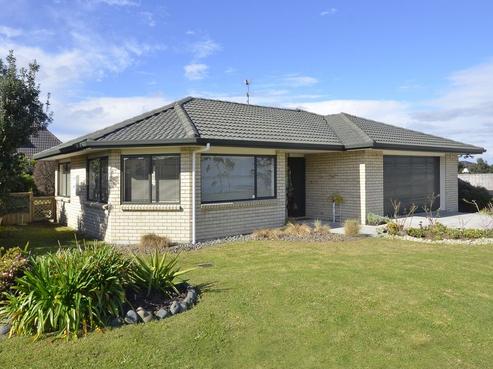16 Nicholas Gibbons Drive, Clendon Park