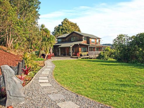 31A Landing Road, Titirangi