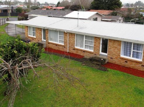60 Garden Heights Avenue, Glenview