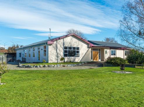 13 Greenacres Road, Redwood Valley