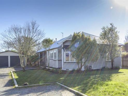 671 Worcester Street, Linwood
