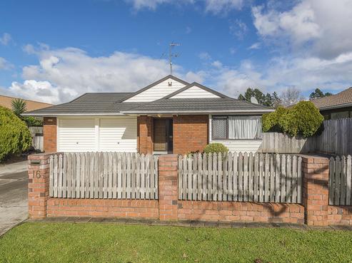 16 Headcorn Place, Botany Downs
