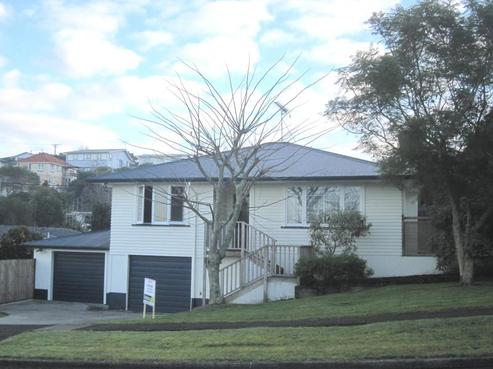 705 Sealey Street, Thames