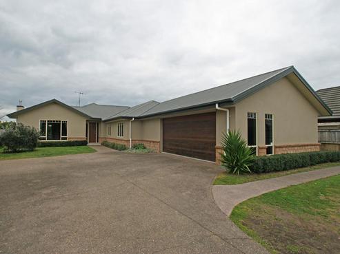 8 Westbury Mews, Huntington