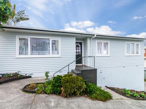 672 East Coast Road, Pinehill