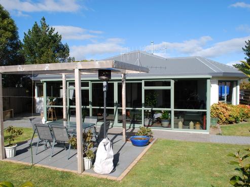 33 Balmoral Drive, Hilltop