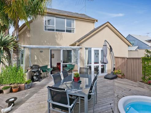 2/99 Aotea Street, Orakei