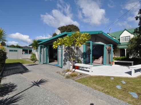 121 Williamson Road, Whangamata