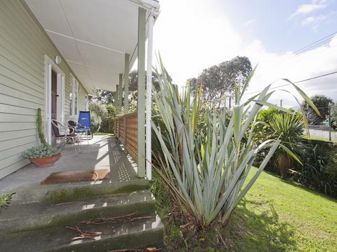 10 Clarkes Crescent, Paekakariki