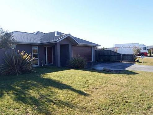 11 Parkinson Place, Woodend