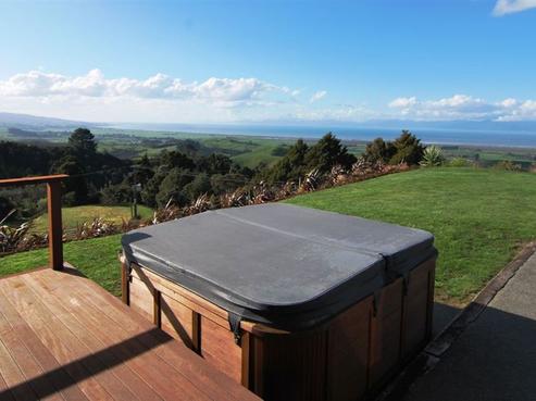 226 Rataroa Road, Miranda