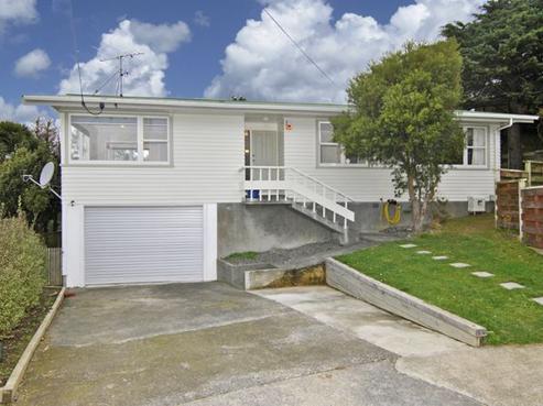 4 Terrance Grove, Paparangi