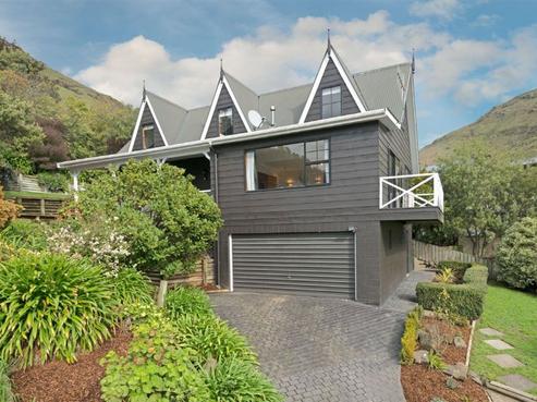 120 Sumnervale Drive, Sumner