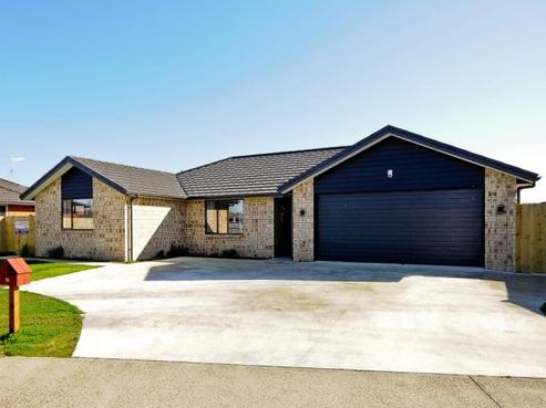 78 Barrington Drive, Huntington
