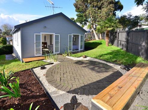 5A Tawavale Crescent, Totara Vale