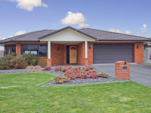 18 Somerton Drive, Huntington
