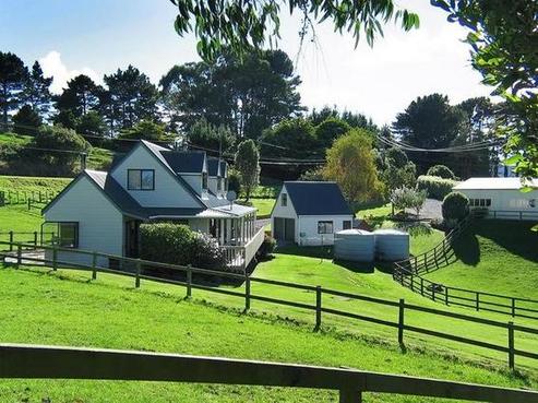 576 Moonshine Hill Road, Moonshine Valley
