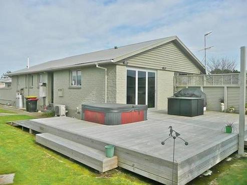 42 Forfar Crescent, Rockdale