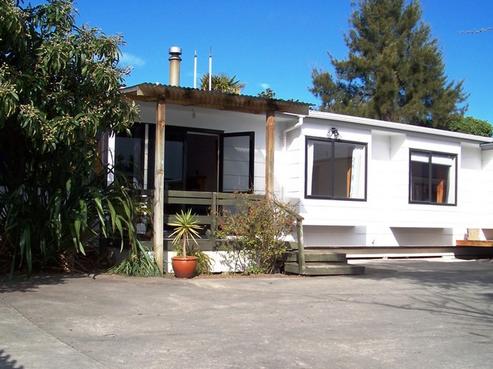 1021B Konini Street, Mahora